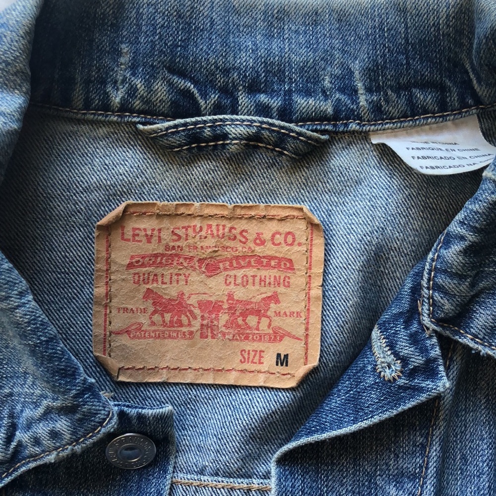 Levi’s Denim Jacket - Picture 3 of 7